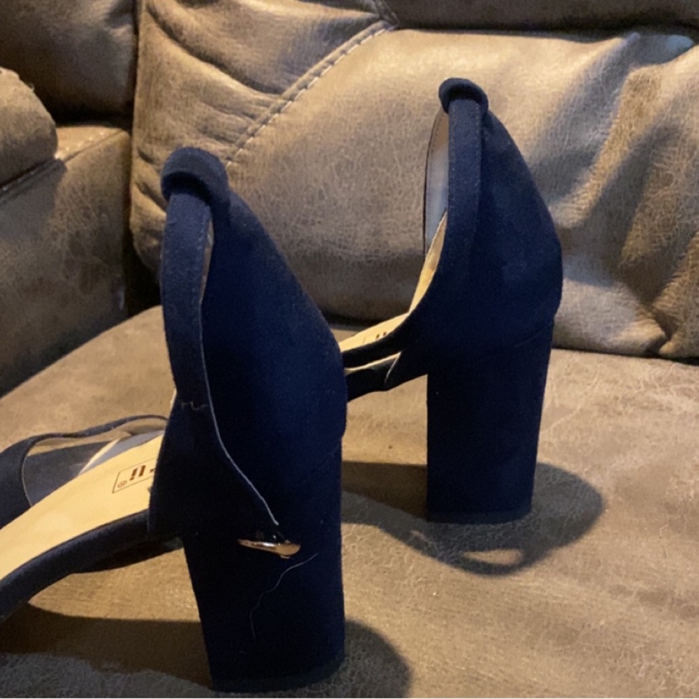 Heels - Picture 2 of 2